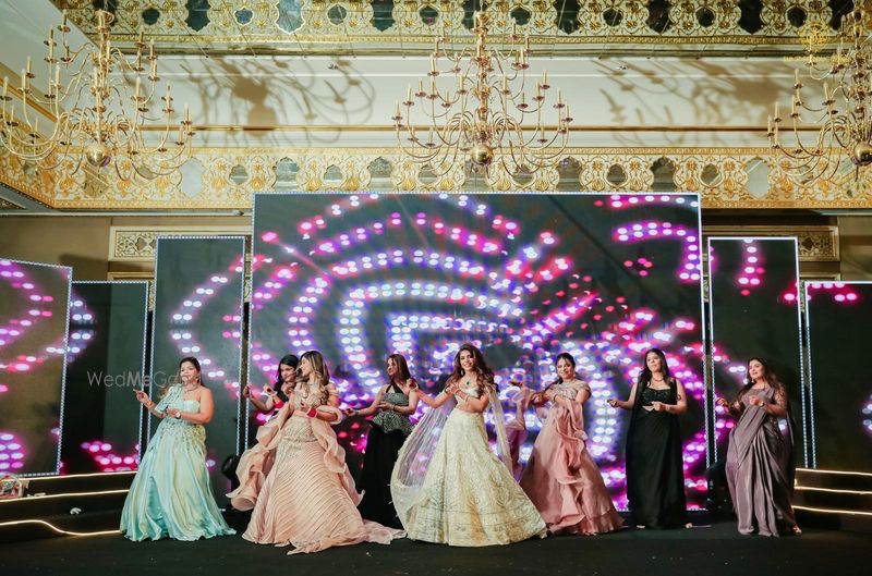 Bridesmaids group performance